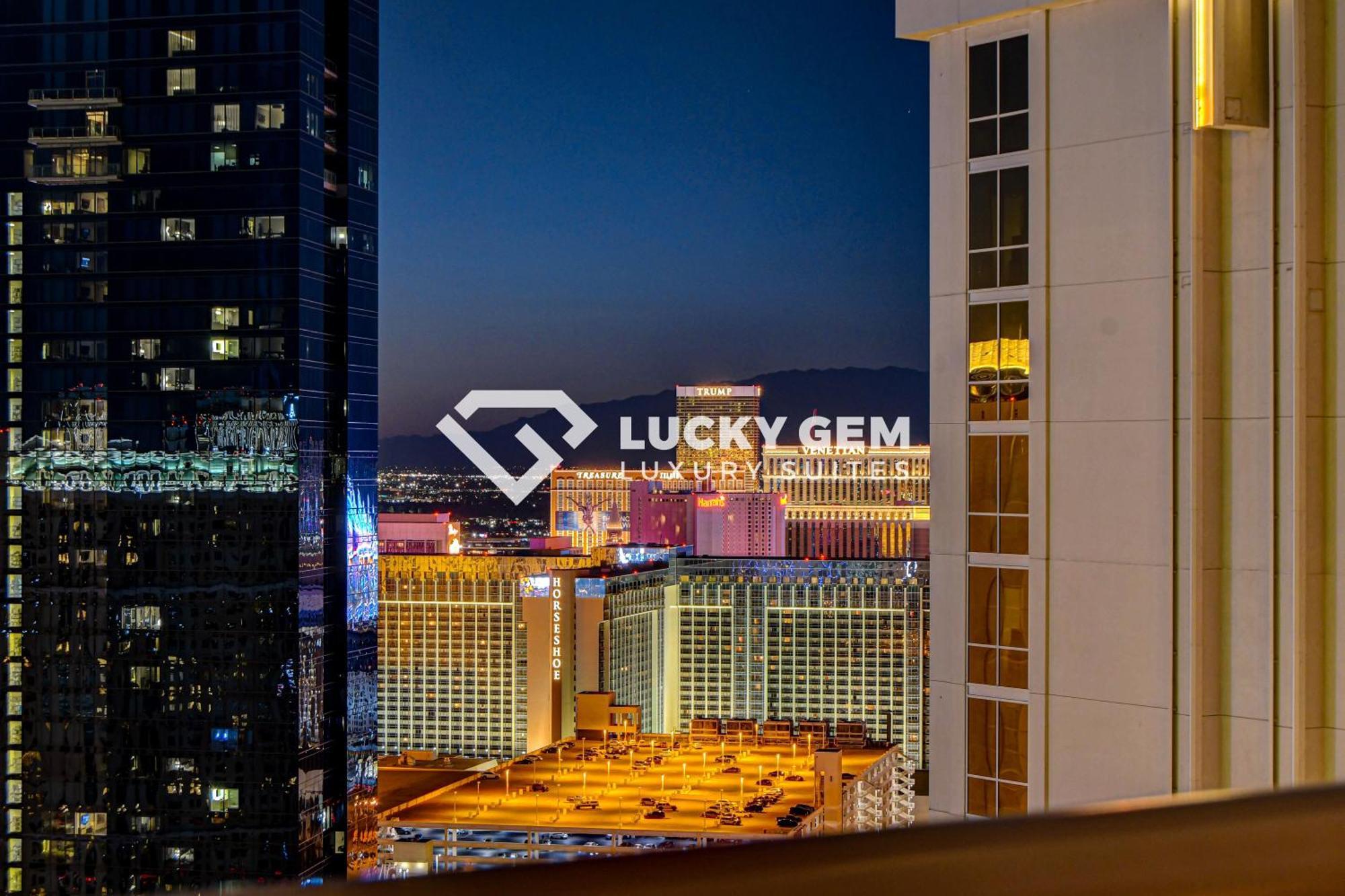 Lucky Gem Penthouse & Luxury Suites At Signature Resort, Balcony Strip View 3505 ラスベガス エクステリア 写真