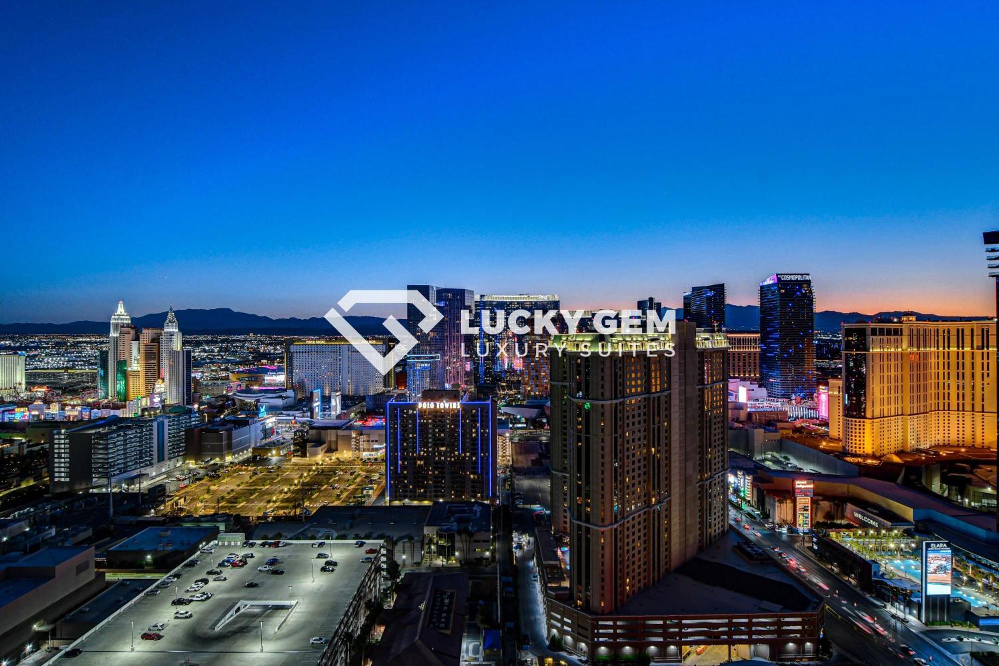Lucky Gem Penthouse & Luxury Suites At Signature Resort, Balcony Strip View 3505 ラスベガス エクステリア 写真
