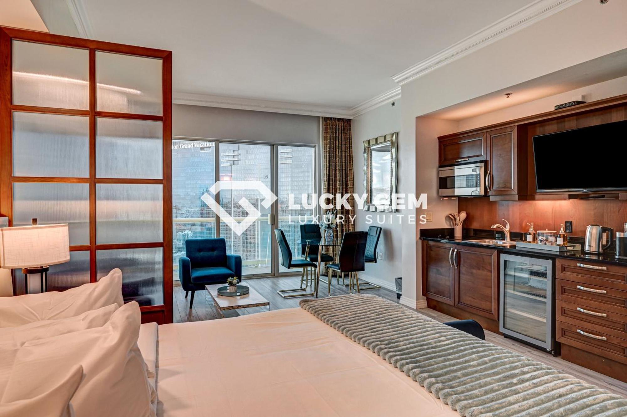 Lucky Gem Penthouse & Luxury Suites At Signature Resort, Balcony Strip View 3505 ラスベガス エクステリア 写真