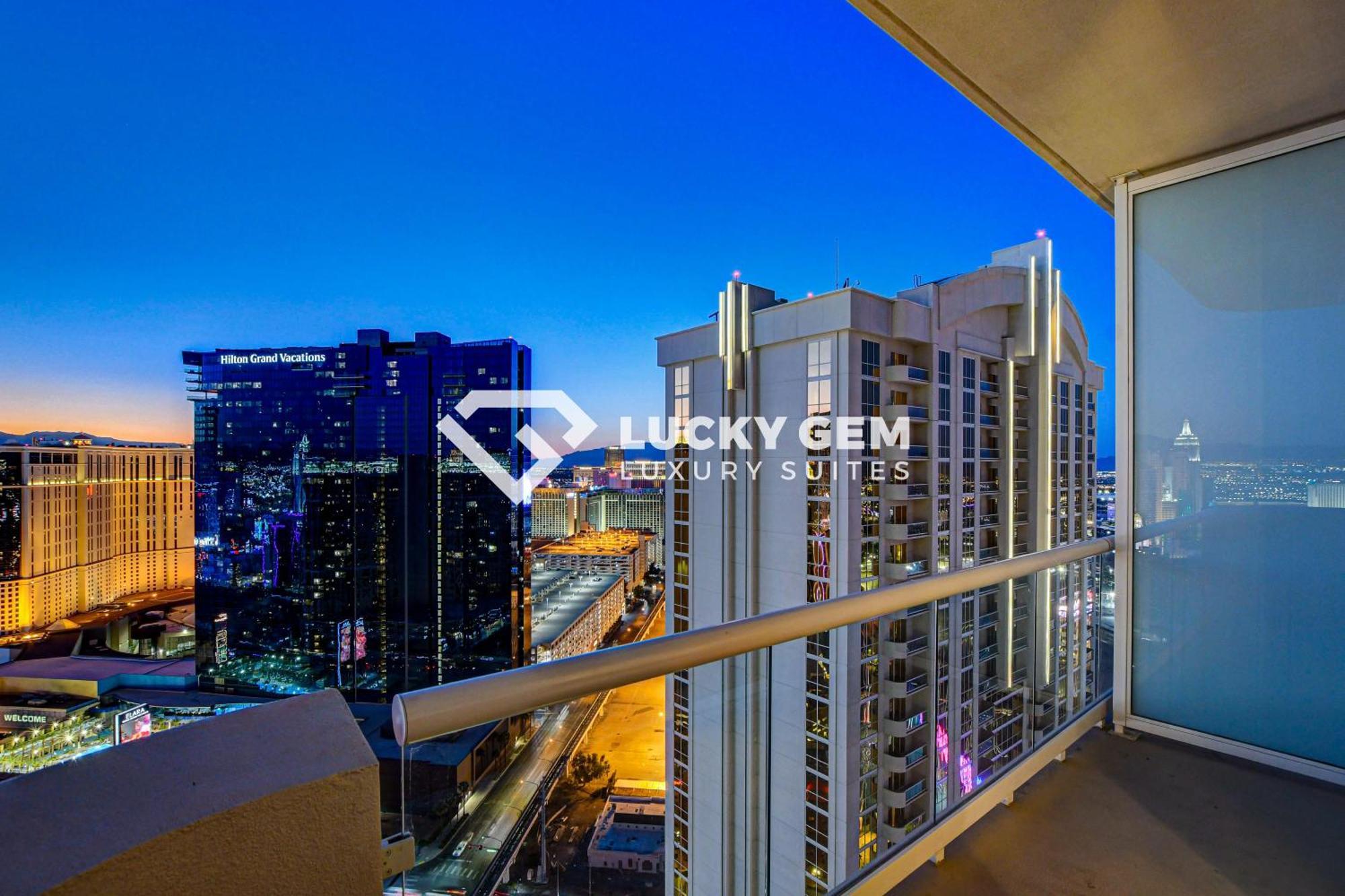 Lucky Gem Penthouse & Luxury Suites At Signature Resort, Balcony Strip View 3505 ラスベガス エクステリア 写真