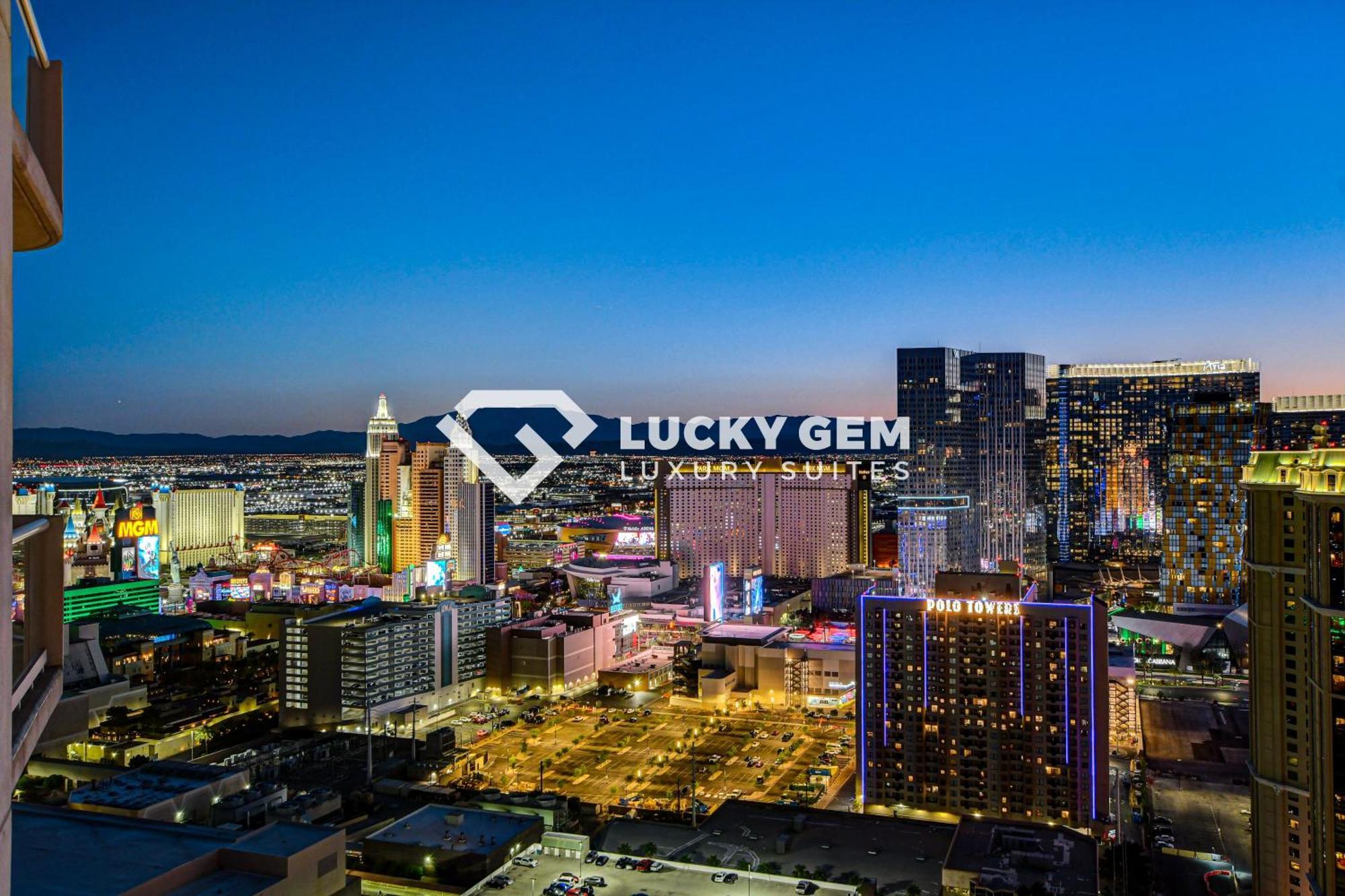 Lucky Gem Penthouse & Luxury Suites At Signature Resort, Balcony Strip View 3505 ラスベガス エクステリア 写真